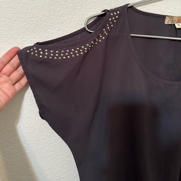 🍩PENELOPE🍩 Brown Cold Shoulder Rhinestone Stud Detail Batwing Top - Picture 4 of 11